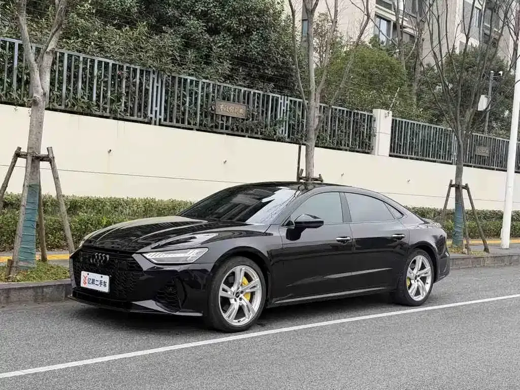 Audi A7L — фото 1
