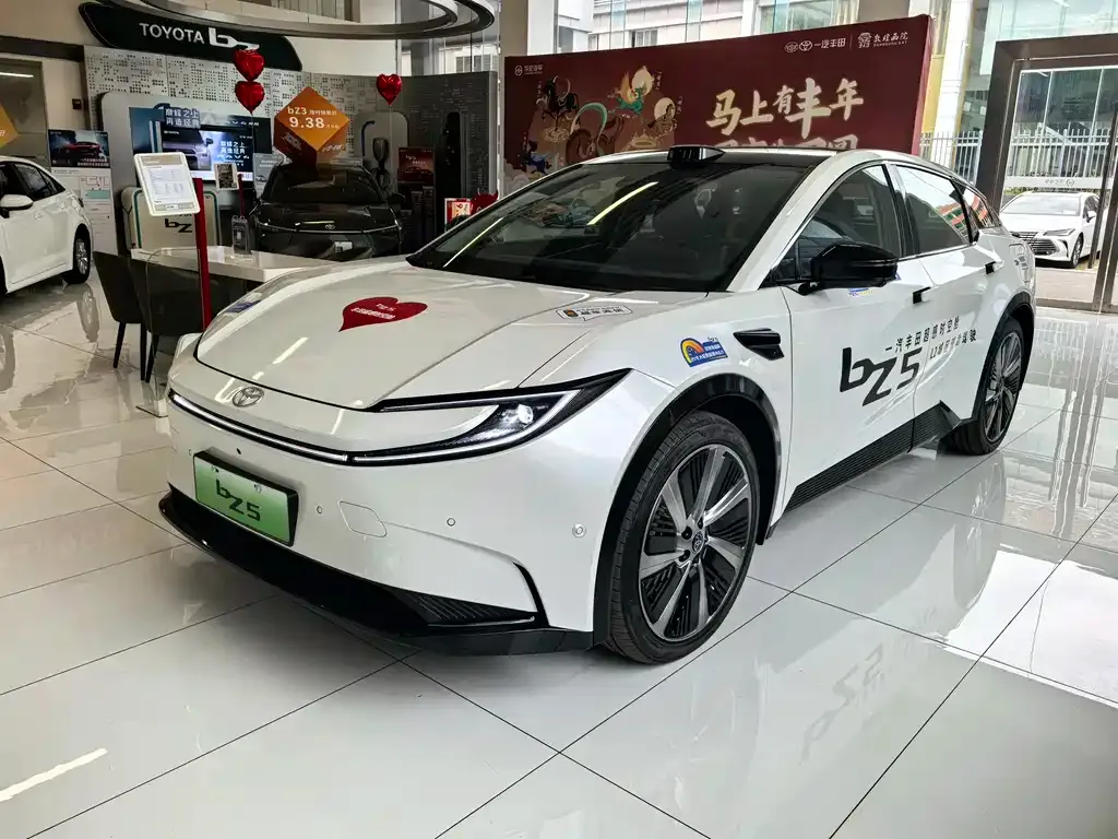 Toyota bZ5 — фото 1
