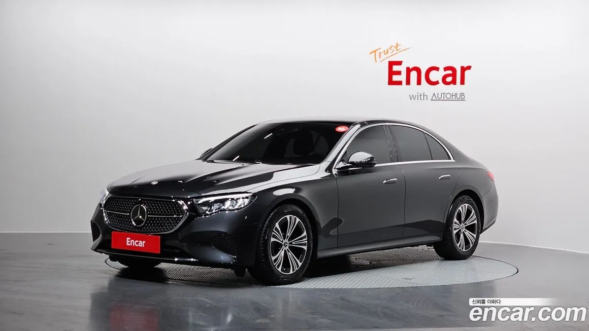 Mercedes-Benz E-Class — фото 1