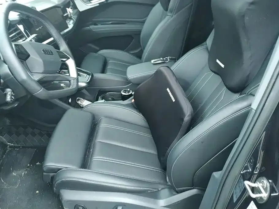 Audi Q4 e-tron — фото 10
