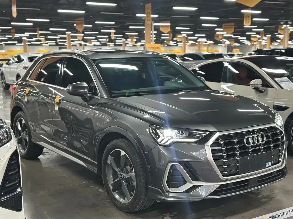 Audi Q3 — фото 10