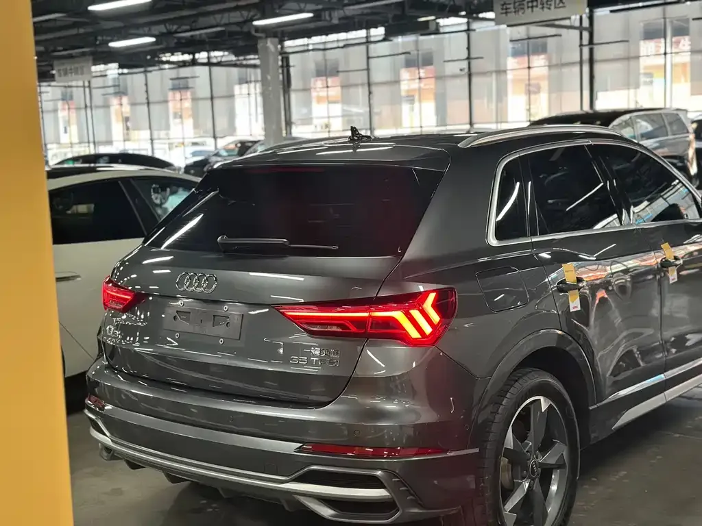 Audi Q3 — фото 7