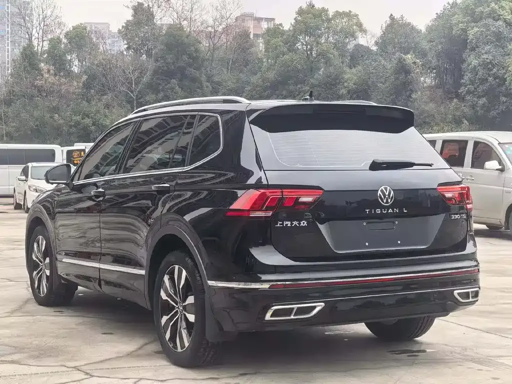 Volkswagen Tiguan L — фото 4