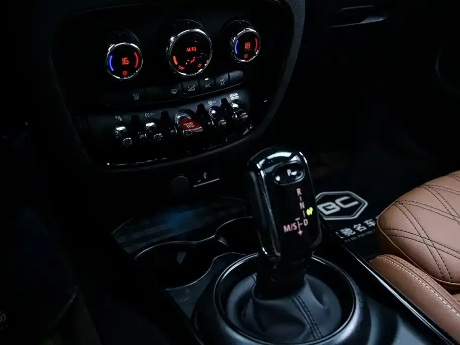MINI Clubman — фото 6