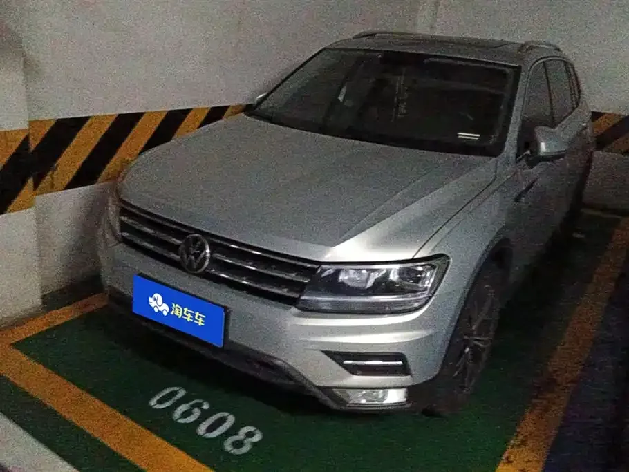 Volkswagen Tiguan L — фото 1