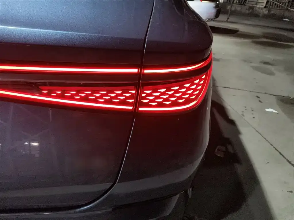 BYD Seal — фото 9
