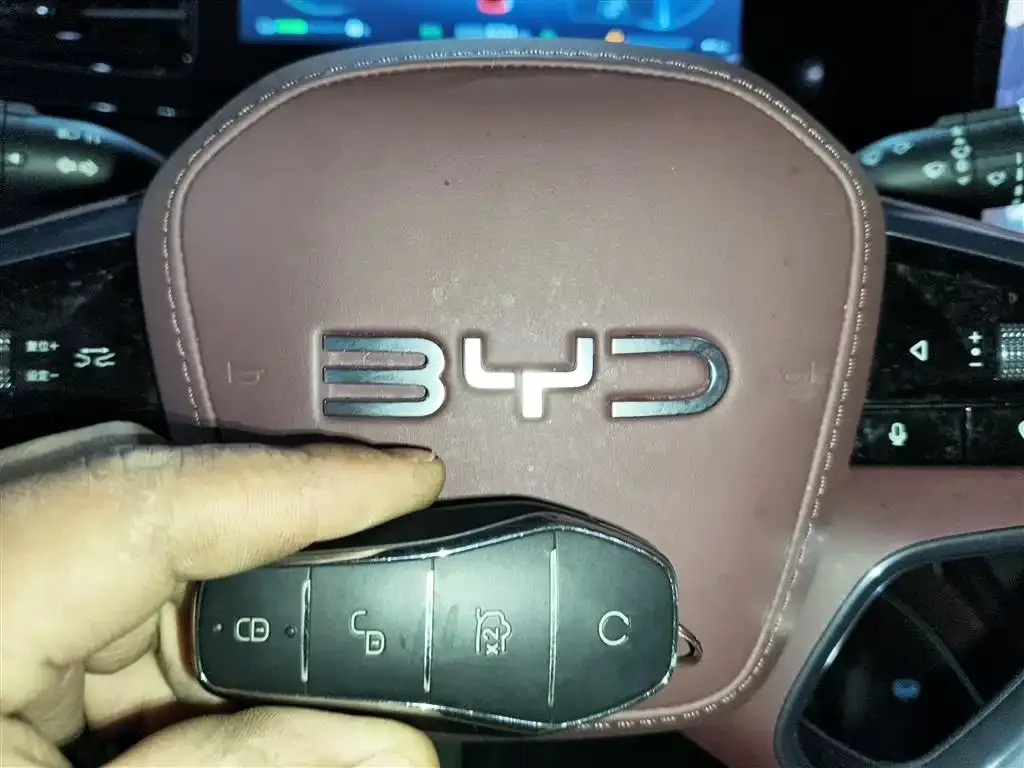 BYD Seal — фото 10