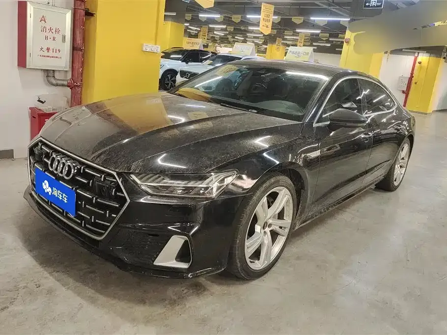 Audi A7L — фото 1