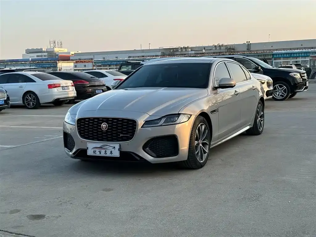 Jaguar XFL — фото 1