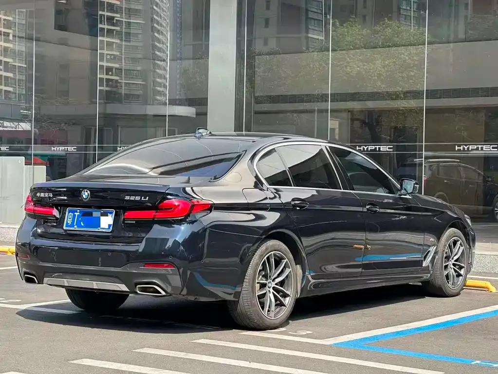 BMW 5 Series — фото 2