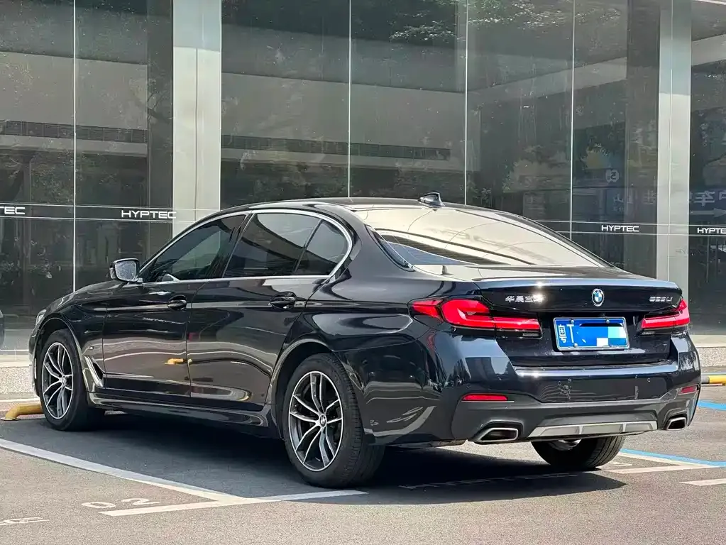 BMW 5 Series — фото 7