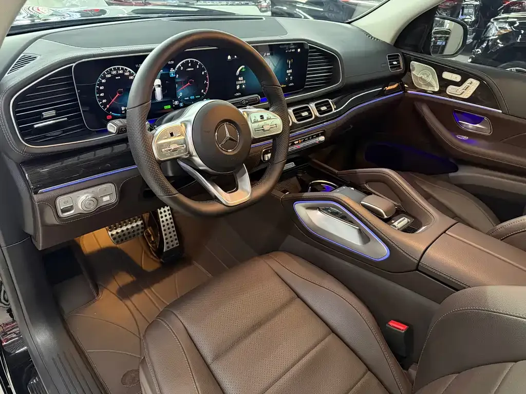 Mercedes-Benz GLS — фото 6