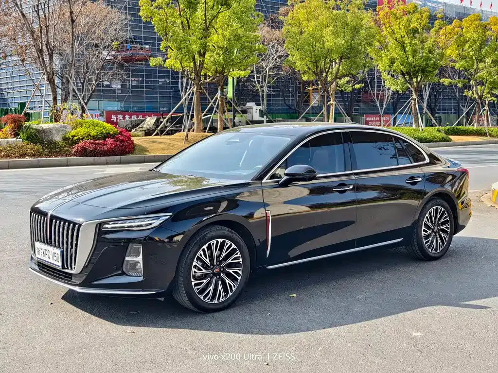 Hongqi H5 — фото 1