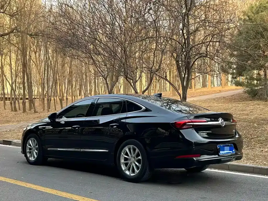Buick LaCrosse — фото 10
