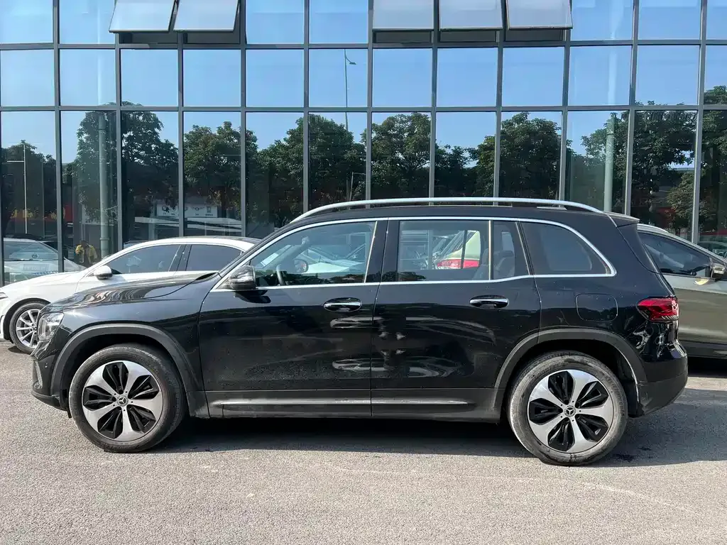 Mercedes-Benz GLB — фото 9