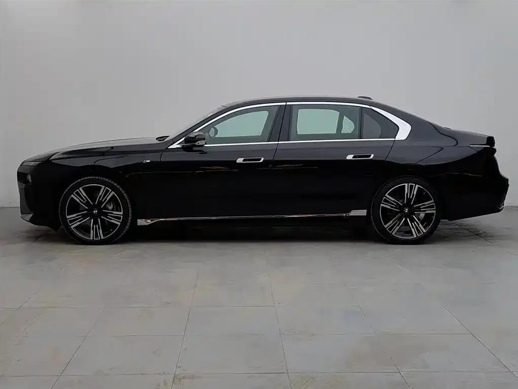 BMW 7 Series — фото 10