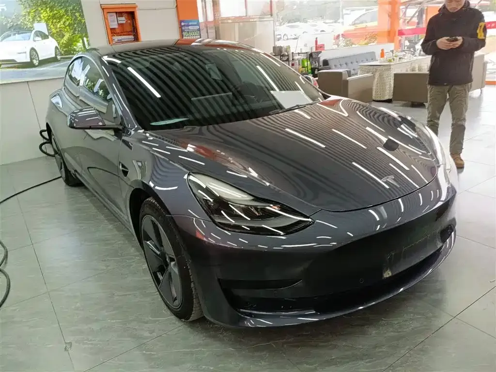 Tesla Model 3 — фото 10