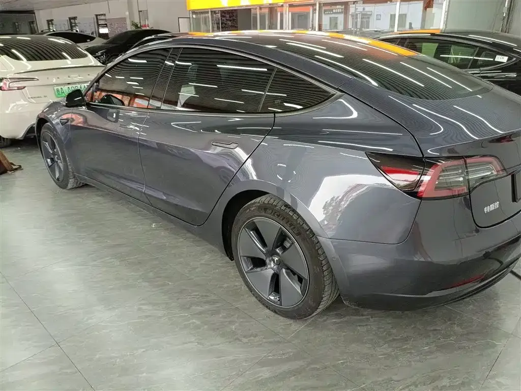 Tesla Model 3 — фото 5