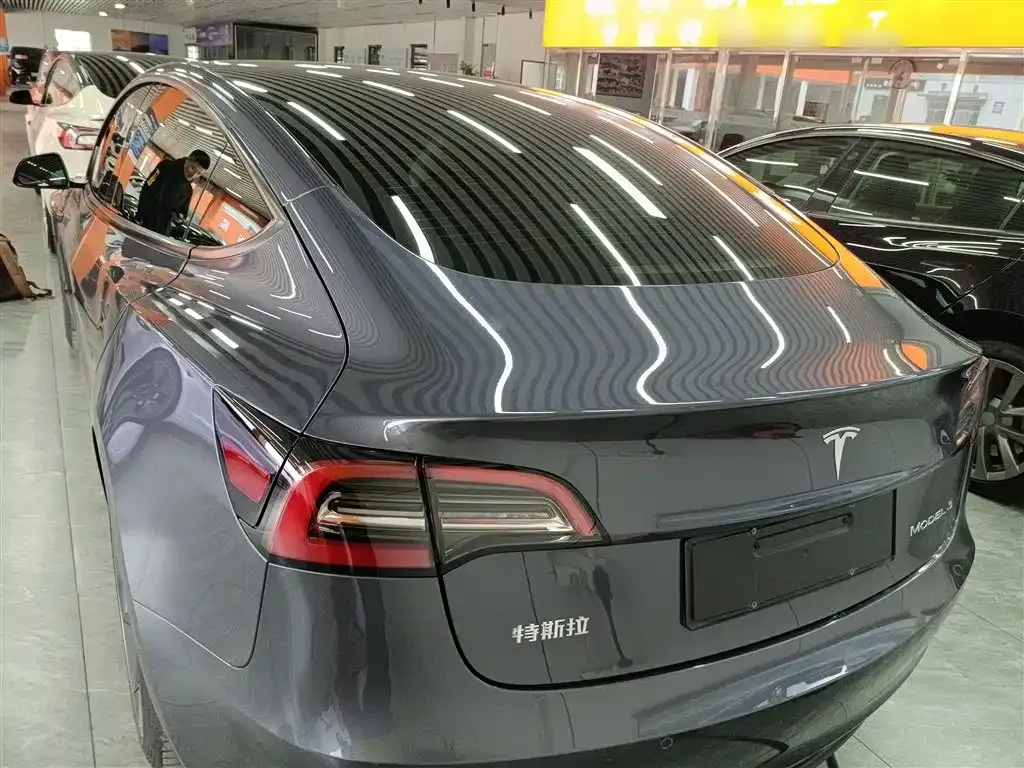 Tesla Model 3 — фото 6