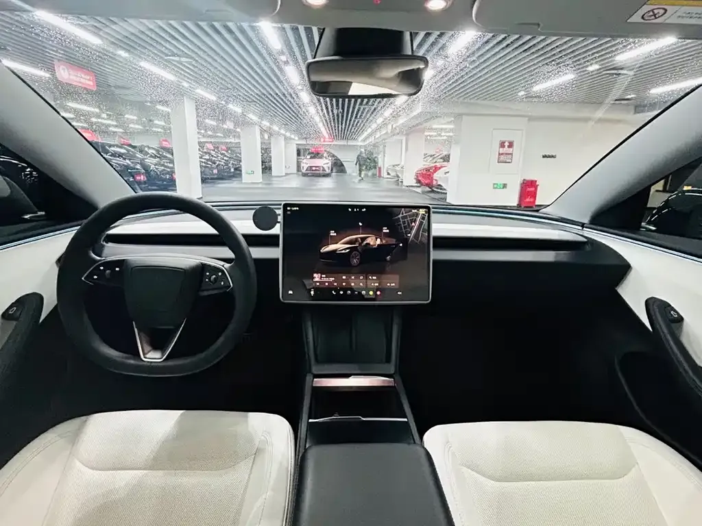 Tesla Model 3 — фото 4