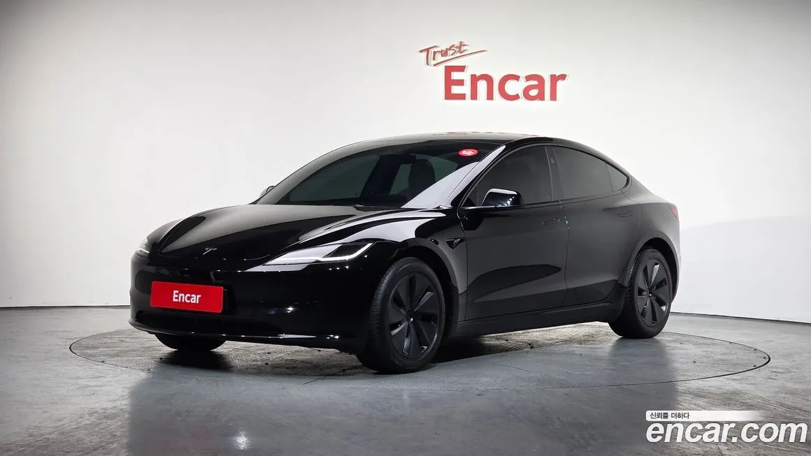 Tesla Model 3 — фото 1