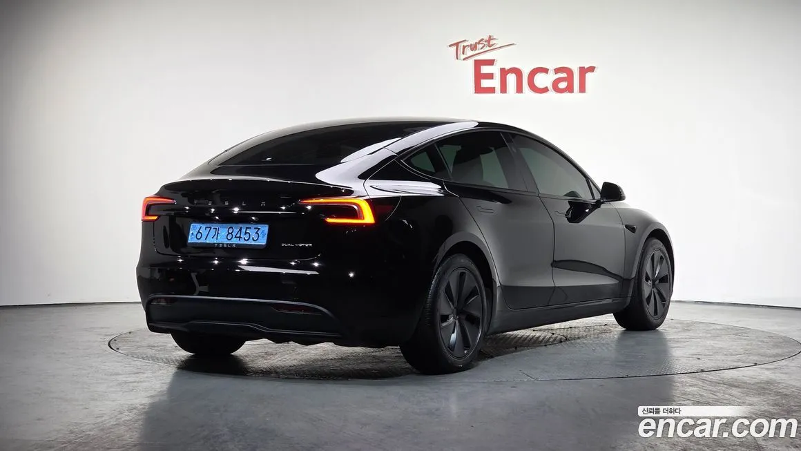 Tesla Model 3 — фото 4
