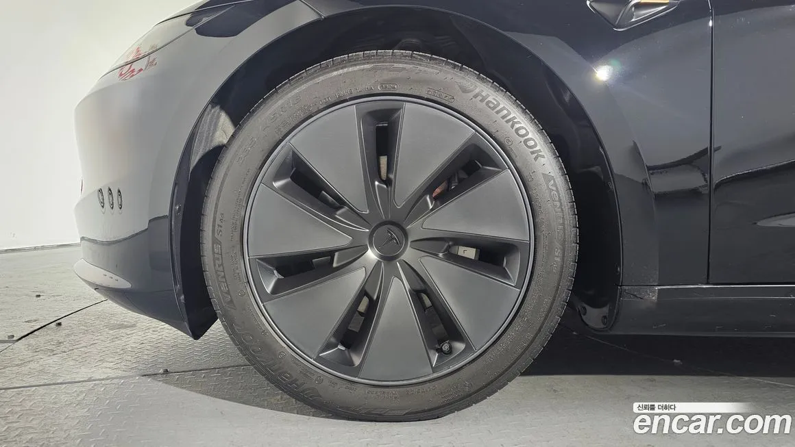 Tesla Model 3 — фото 10