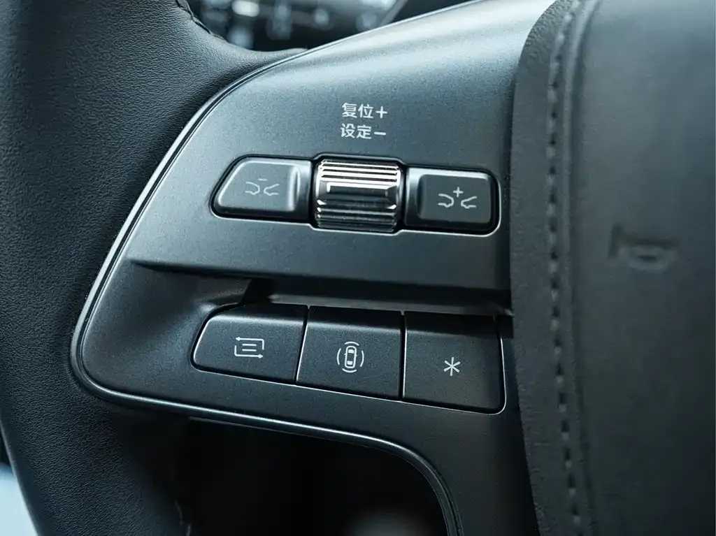 BYD Qin L — фото 10