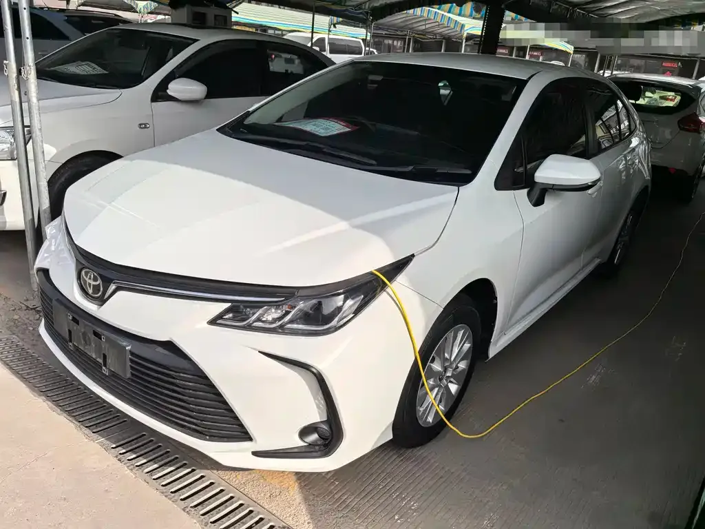 Toyota Corolla — фото 1