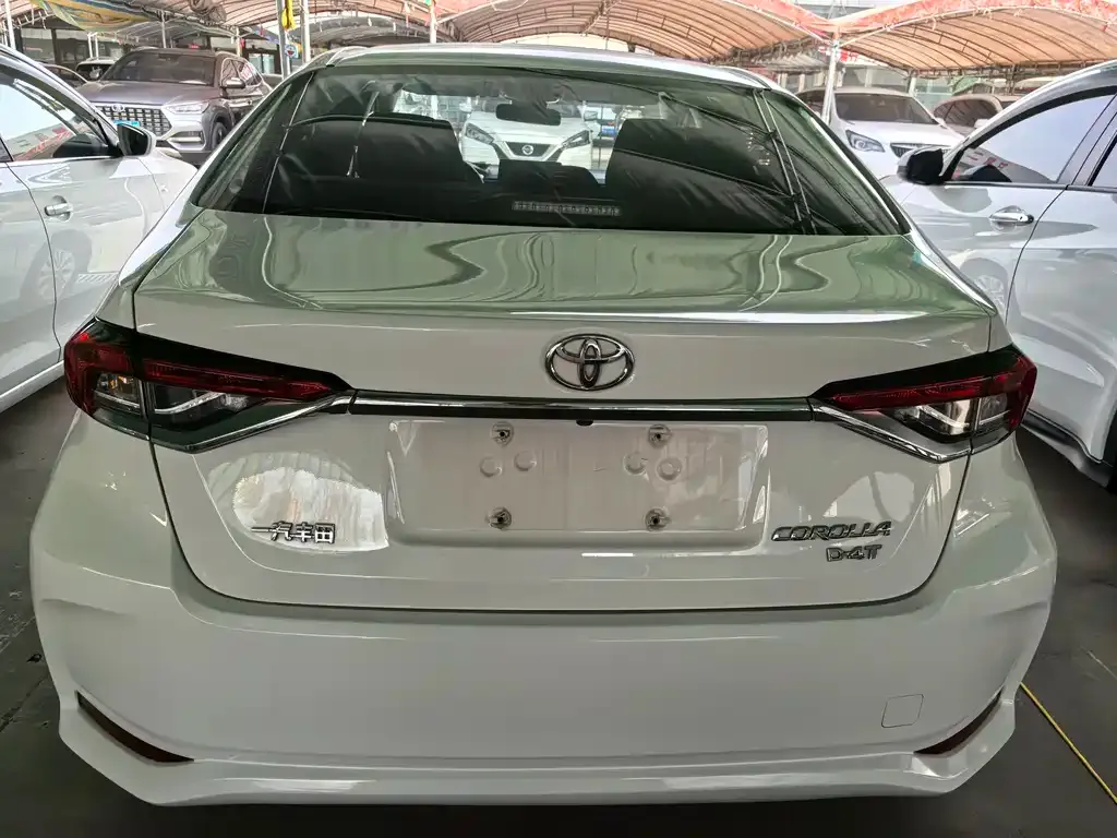 Toyota Corolla — фото 4