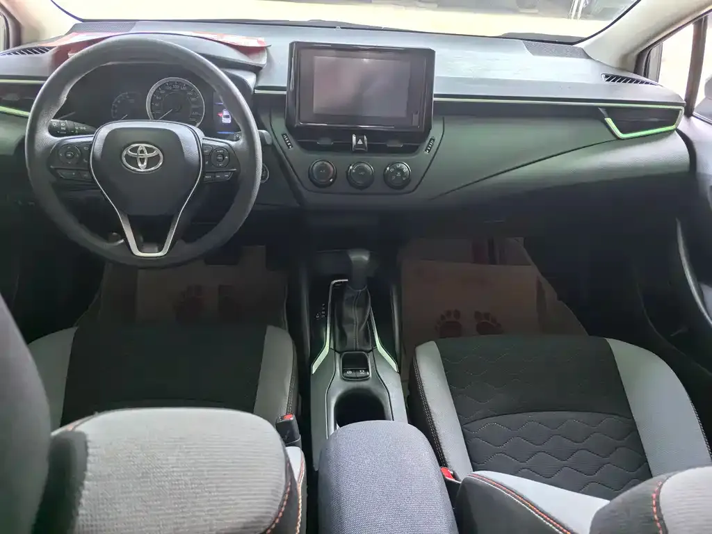 Toyota Corolla — фото 10
