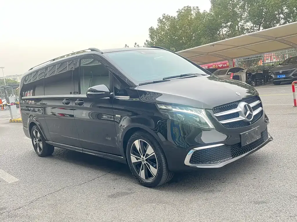 Mercedes-Benz V-Class — фото 10