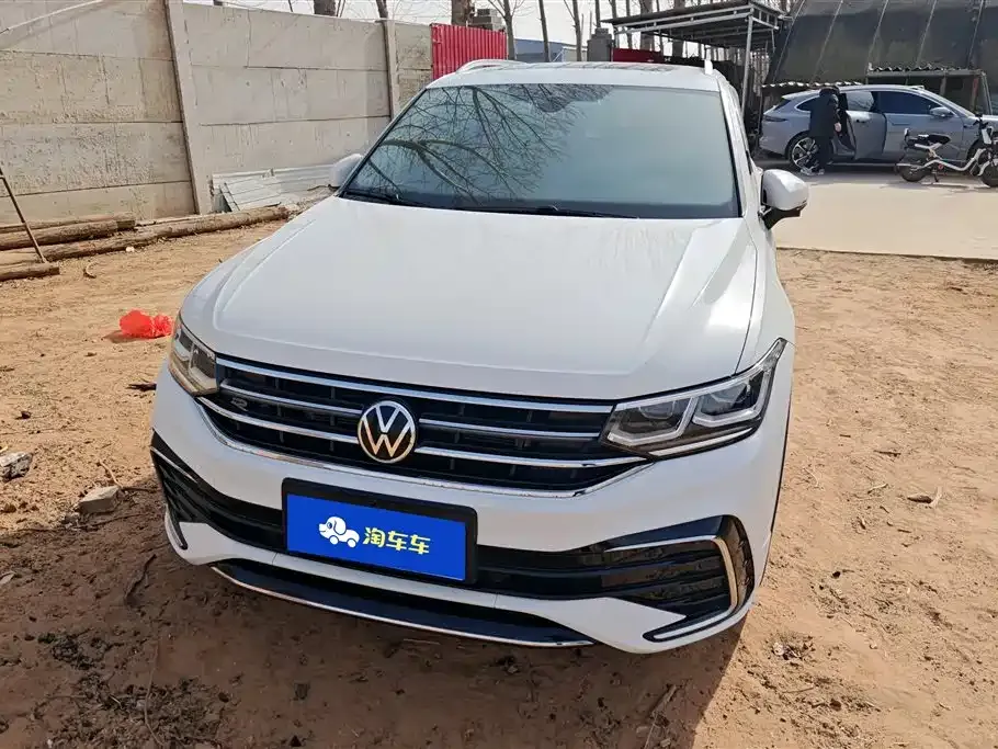 Volkswagen Tiguan L — фото 8