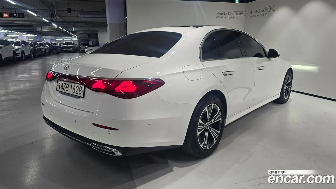 Mercedes-Benz E-Class — фото 10