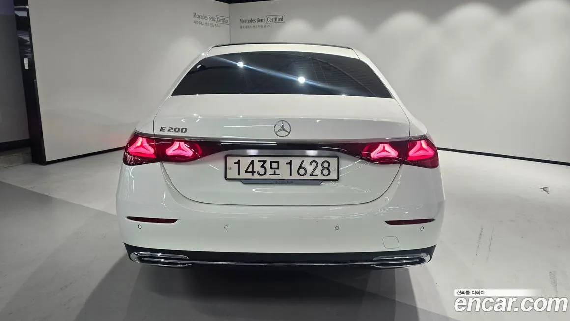 Mercedes-Benz E-Class — фото 2