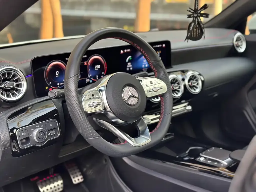 Mercedes-Benz CLA (Import) — фото 2