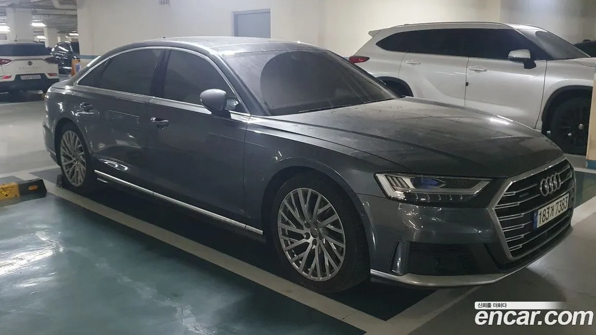 Audi A8 — фото 5