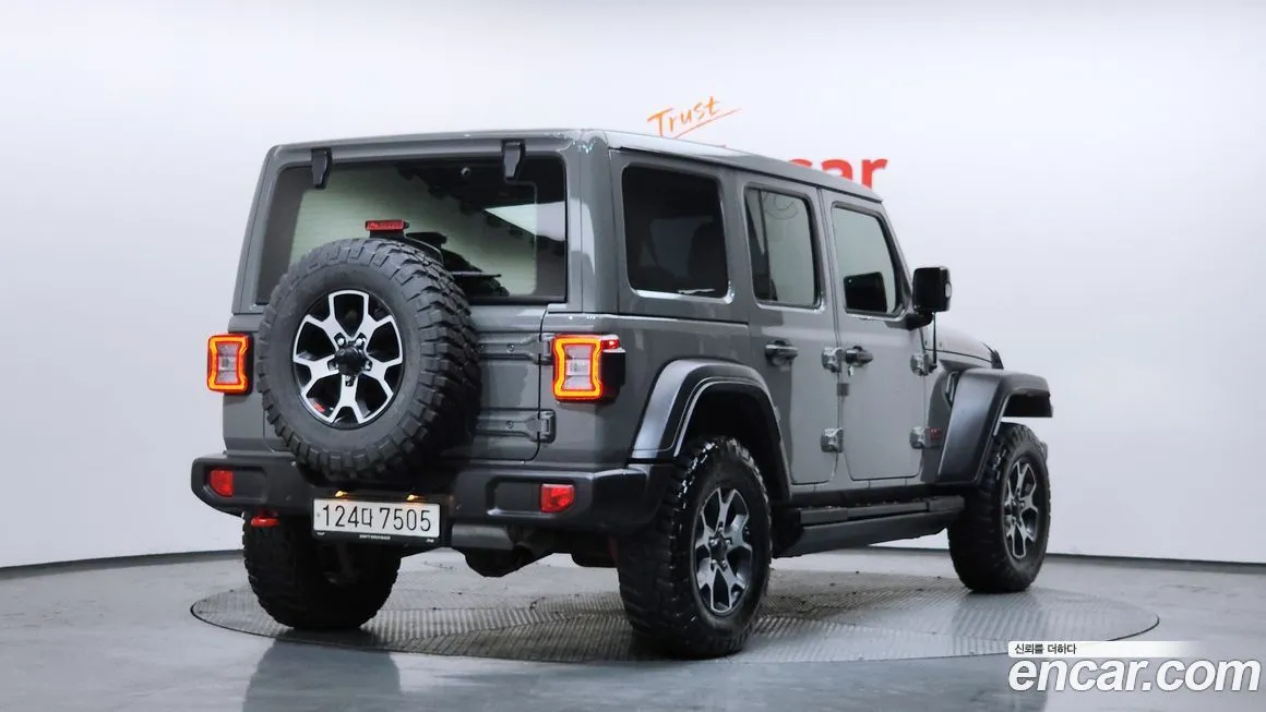 Jeep Wrangler — фото 9