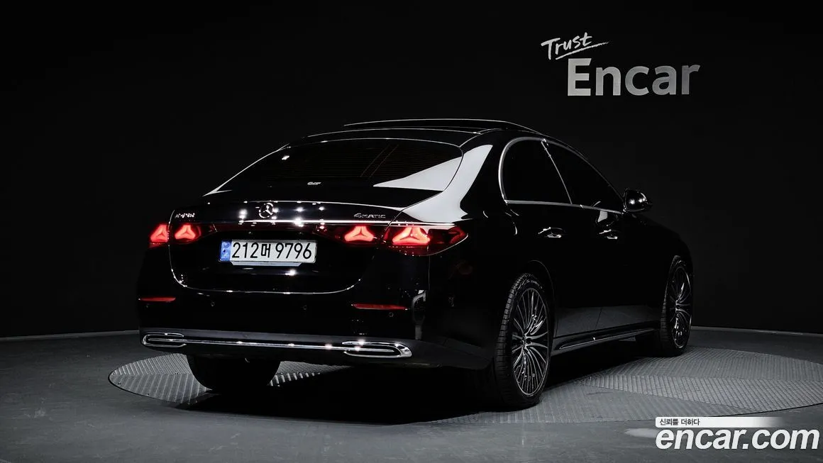 Mercedes-Benz E-Class — фото 10
