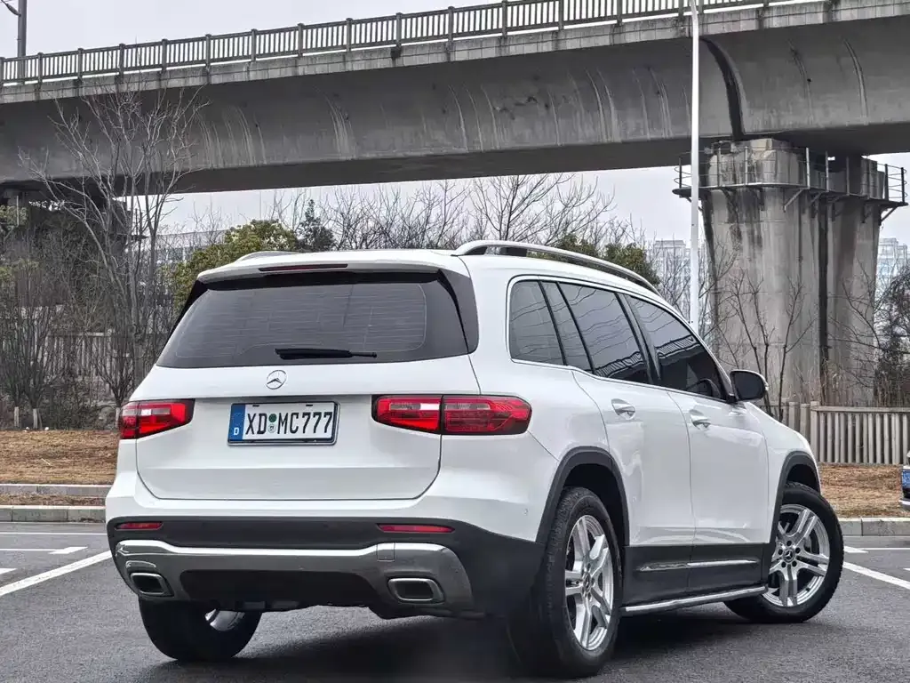Mercedes-Benz GLB — фото 10