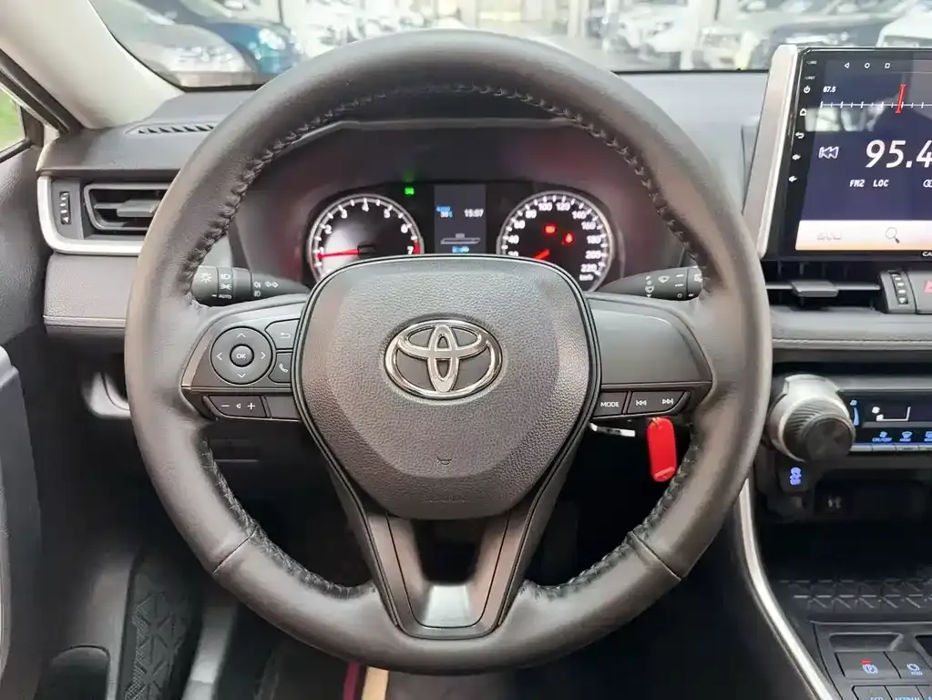 Toyota Wildlander — фото 4