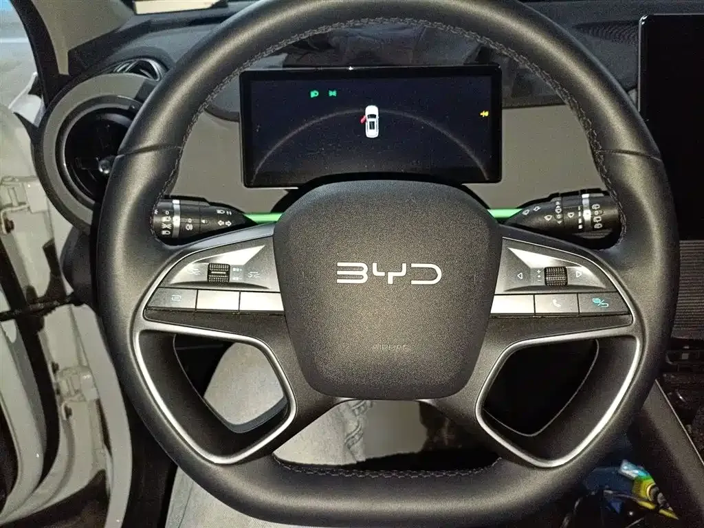 BYD Seal 05 DM-i — фото 8