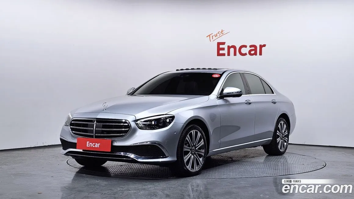 Mercedes-Benz E-Class — фото 1