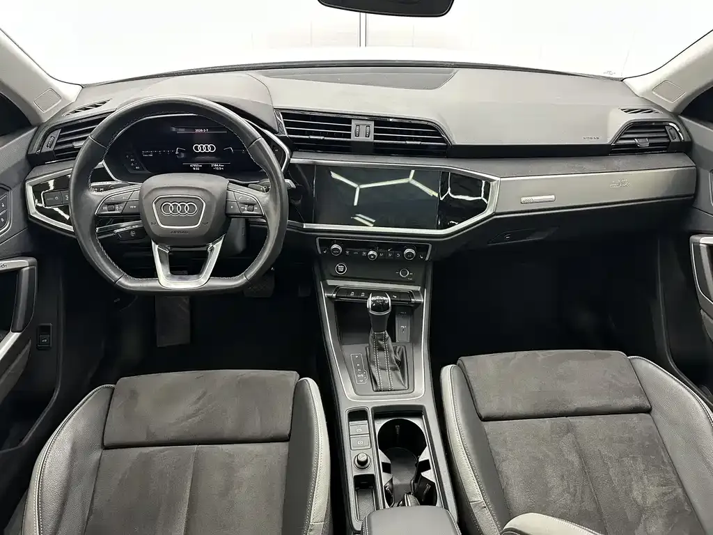 Audi Q3 — фото 10