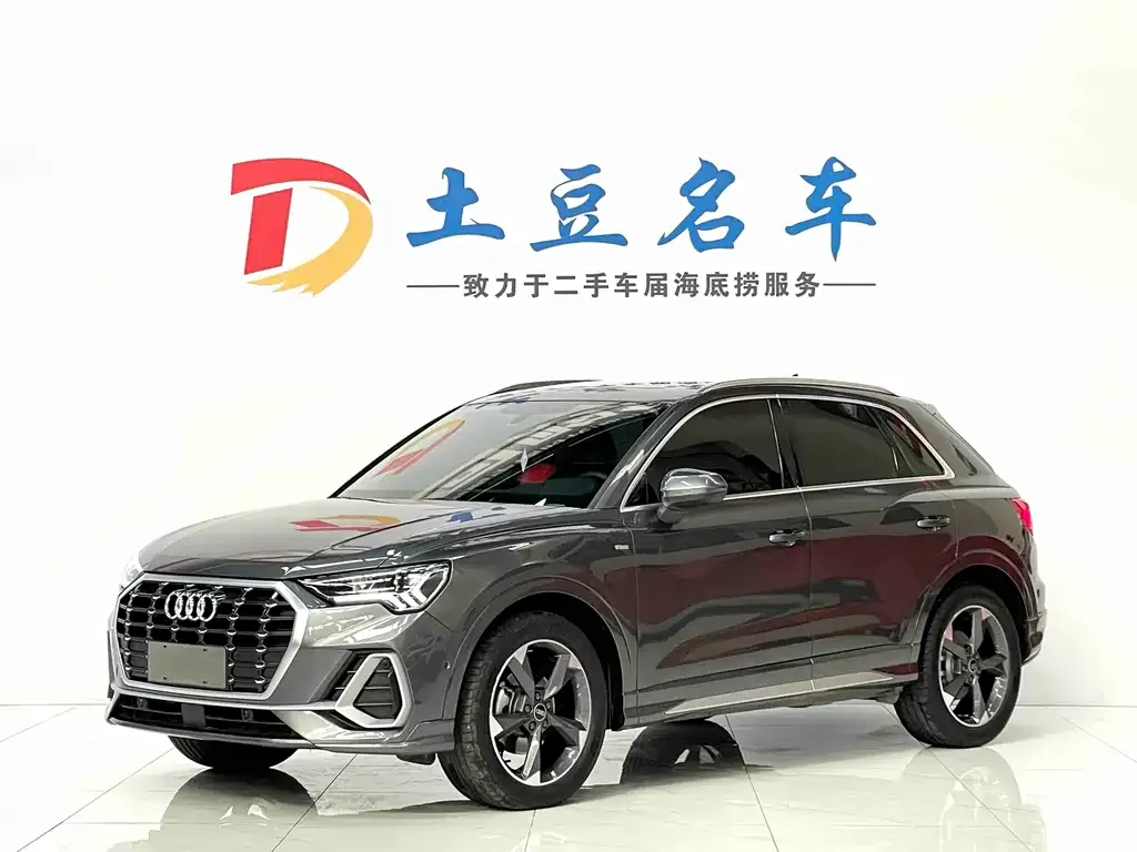Audi Q3 — фото 1
