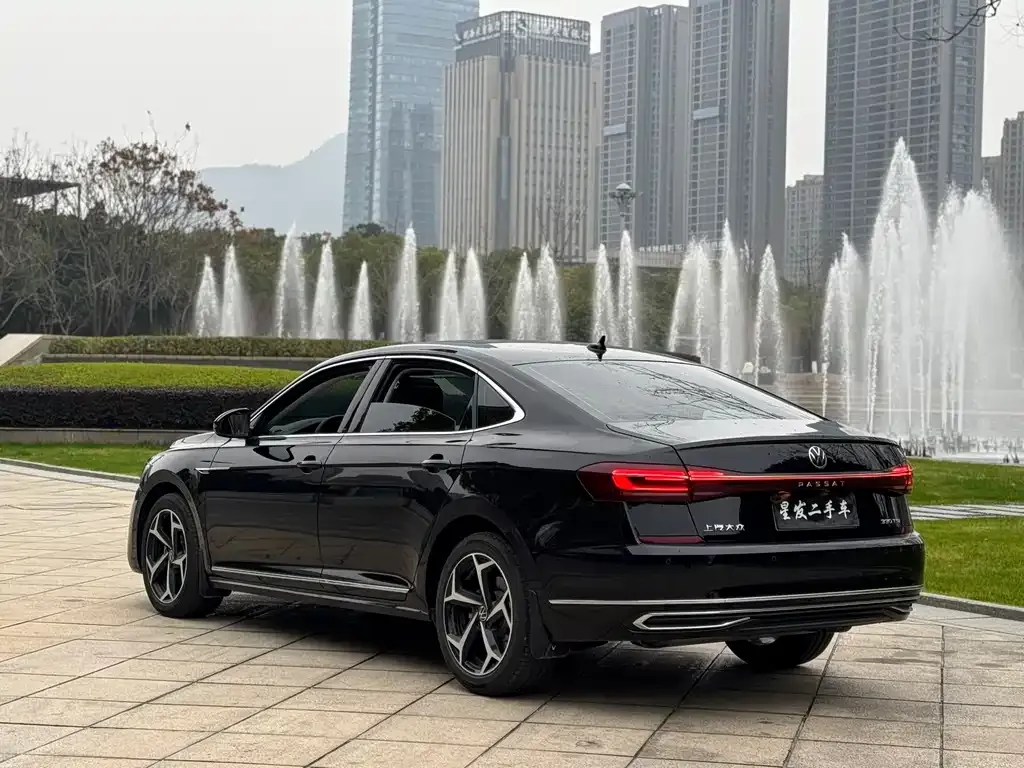 Volkswagen Passat — фото 9