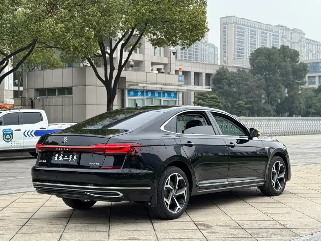 Volkswagen Passat — фото 6