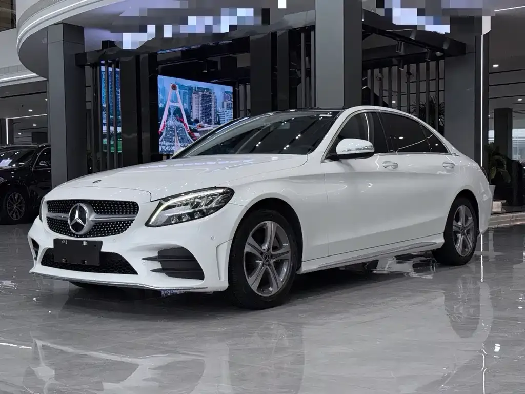 Mercedes-Benz C-Class — фото 1