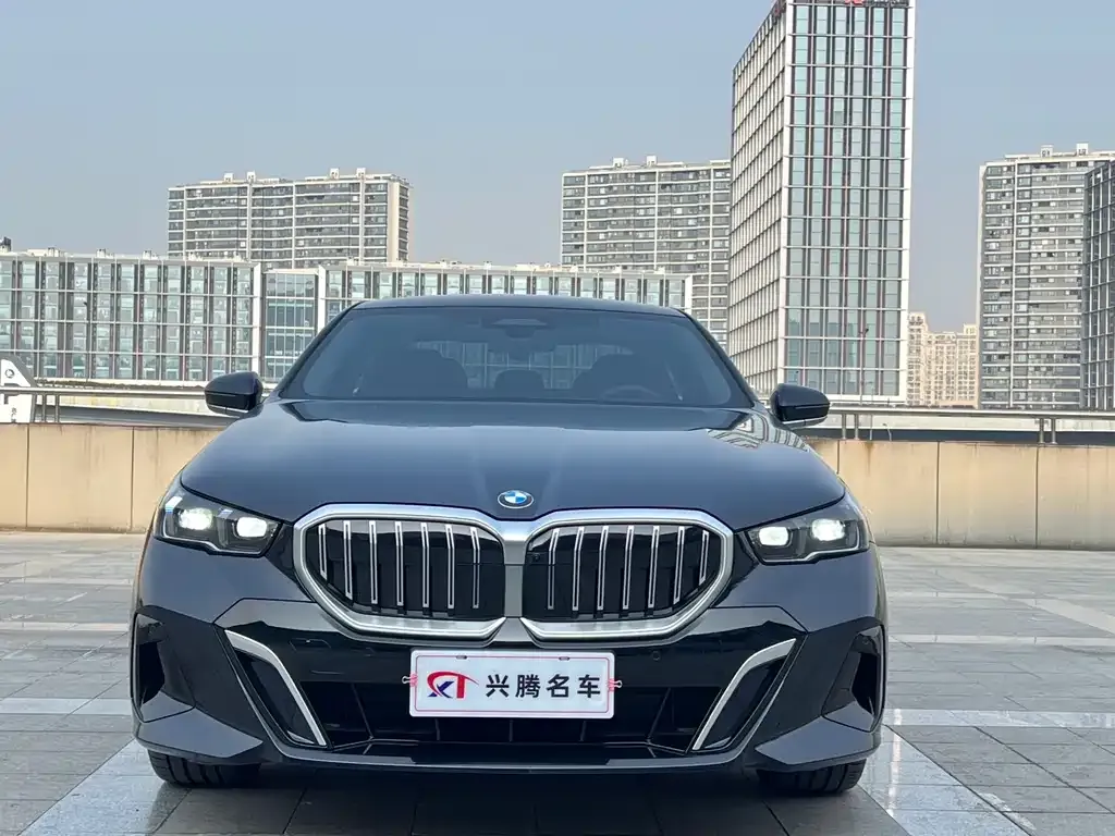 BMW 5 Series — фото 10