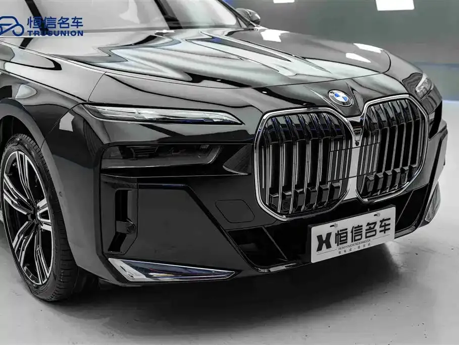 BMW 7 Series — фото 10